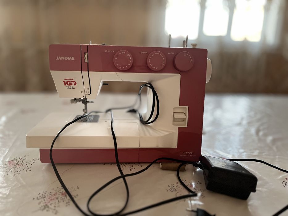Машинка Janome