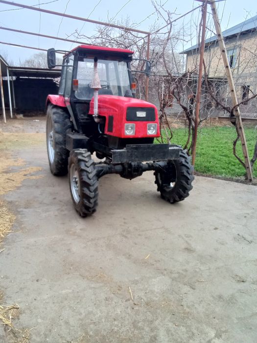Traktor LTZ60 zòr sastayanada bir qul haydalgan