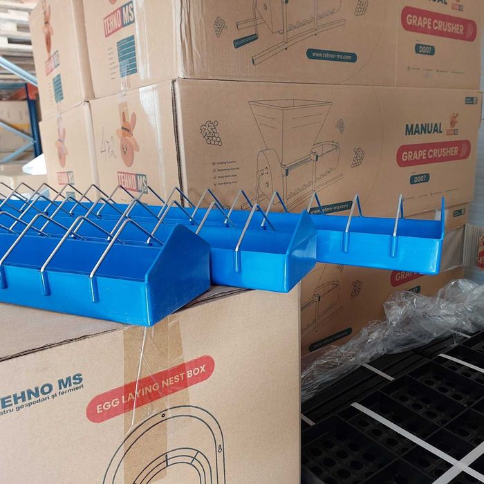 Пластмасова линейна хранилка за птици 60/80/100 см