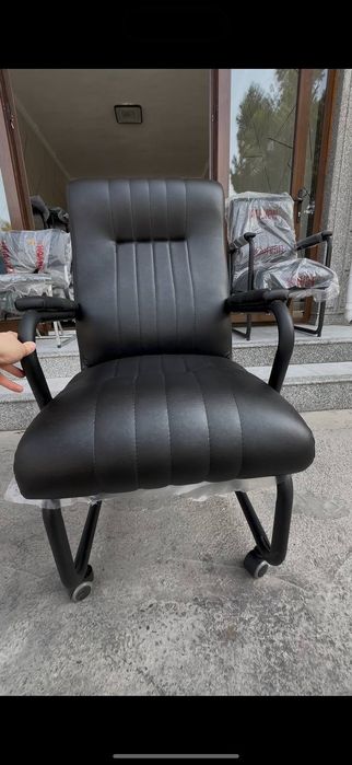 Офисной стул новый