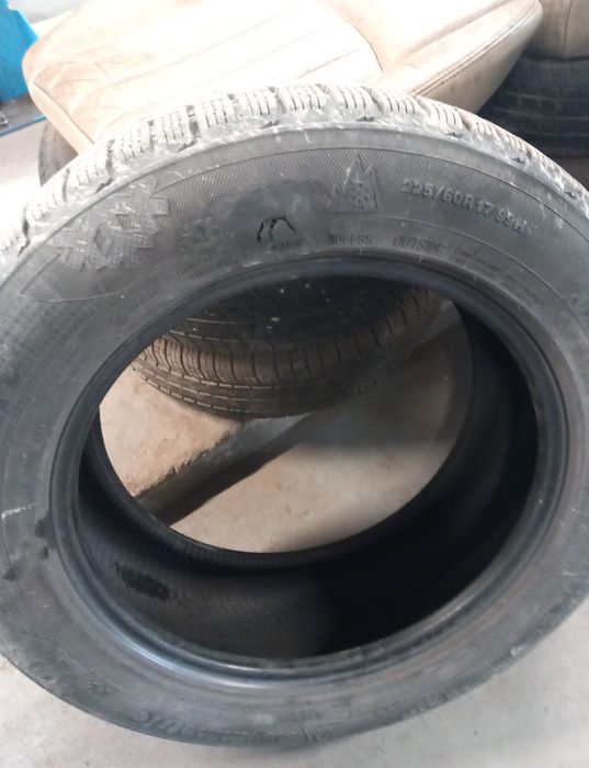 Vand două cauciucuri 225/60 R17