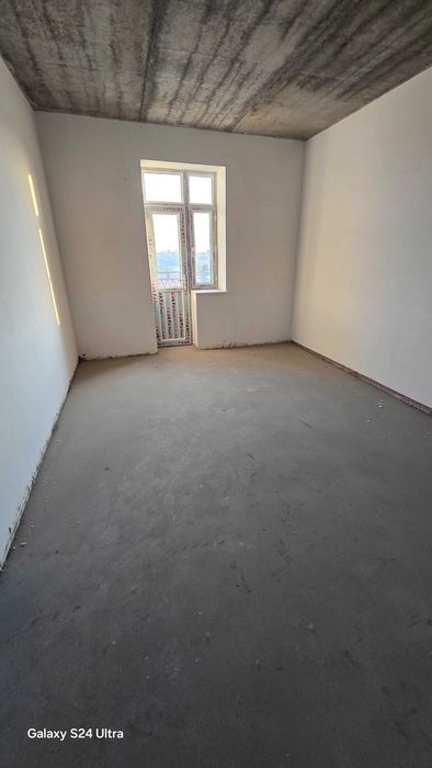 Янги курилган домда квартира сотилади