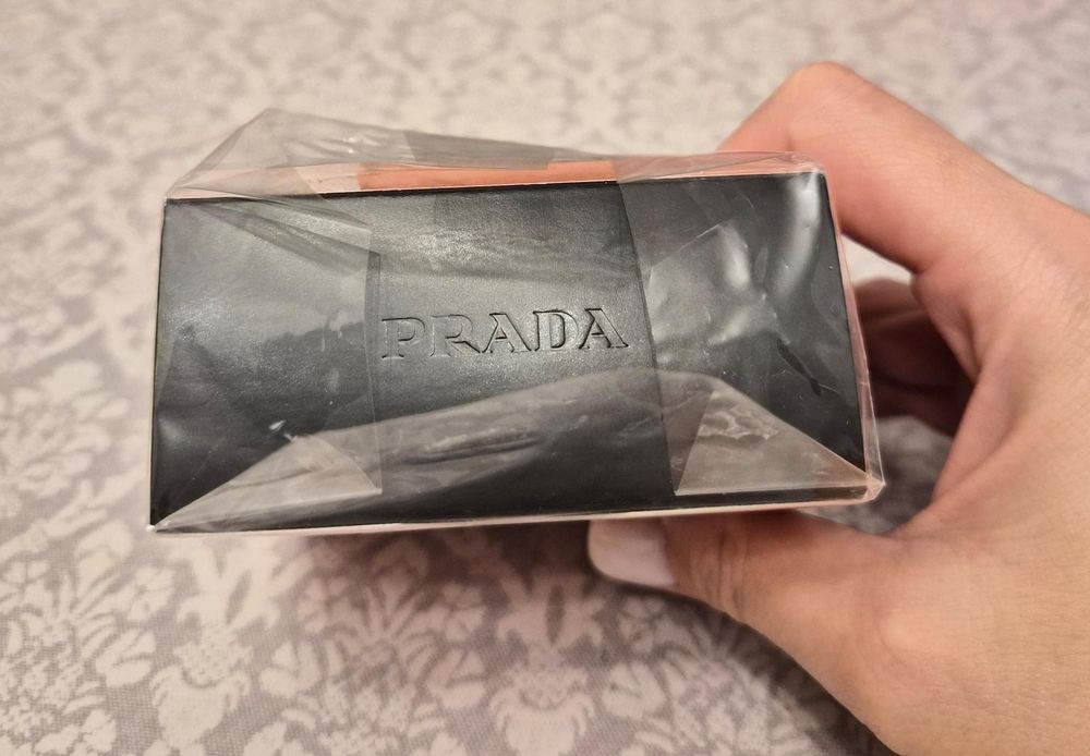 Продам духи Prada paradox