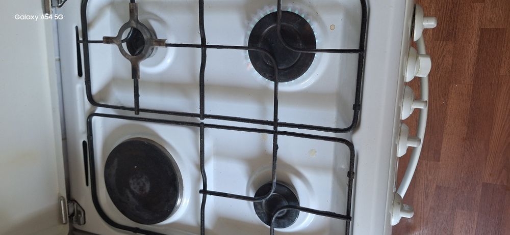 Продам газовую плиту