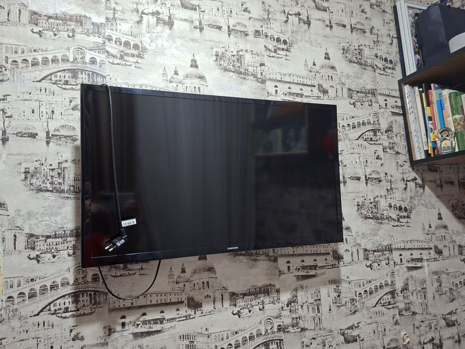 Телевизор Samsung 32