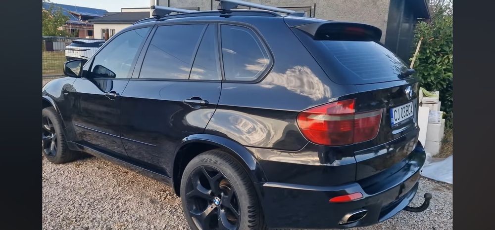 BMW X5 E70 3.0d xDrive (M57 - 235 CP) • Cutie Revizuită • Istoric Service • 2 Seturi Roți Complete (R20 Vară DOT 2023 + R18 Iarnă)