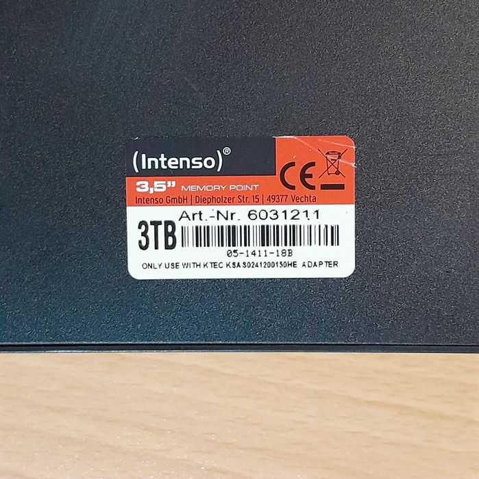 Външен хард диск 3ТВ 3,5" TOSHIBA (intenso)