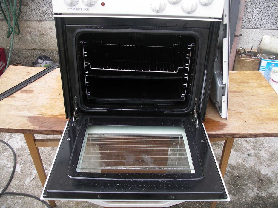 Фурна за вграждане AEG