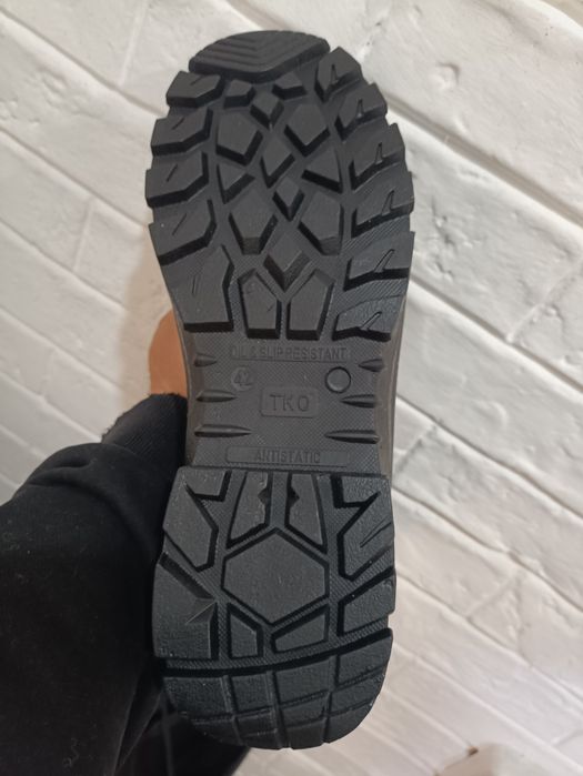 Продам новые зимние берцы