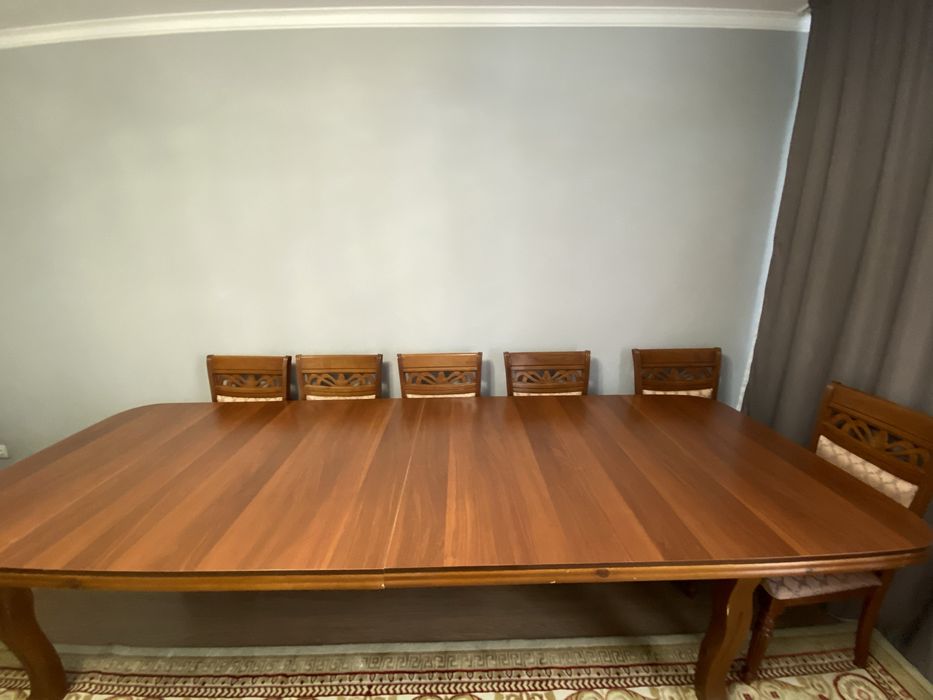 Стол гостевой деревянный