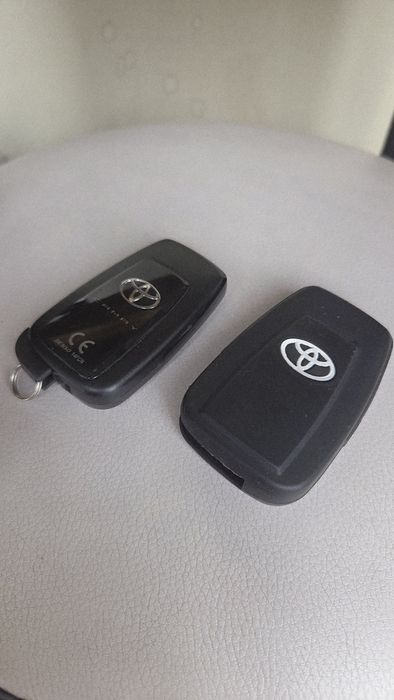 Продам смарт ключ  Toyota