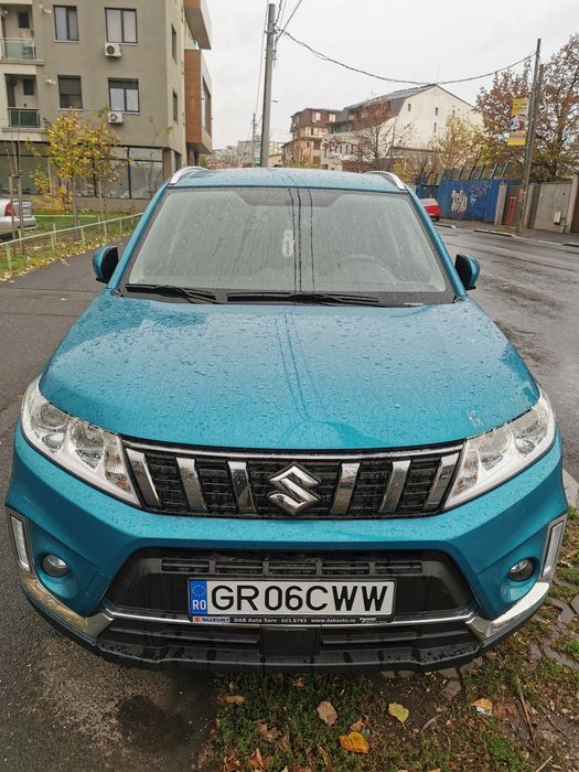 Suzuki Vitara 12.2019,automată,benzină, euro 6, carte service la zi doar la reprezentanță. Cumpărată de nouă din țară Accept test reprezentanță