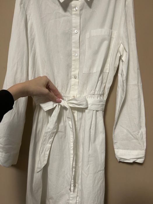 Бяла рокля Stradivarius