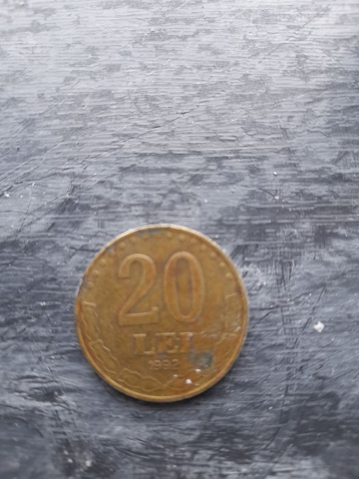 Vând 2 monezi vechi pentru colectionari