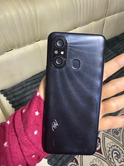 Продается телефон