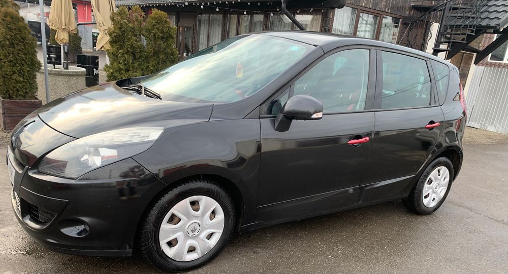 Vând Renault Megane Scenic III