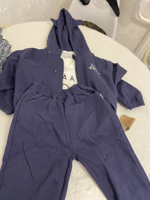 Продаю детские костюмчики