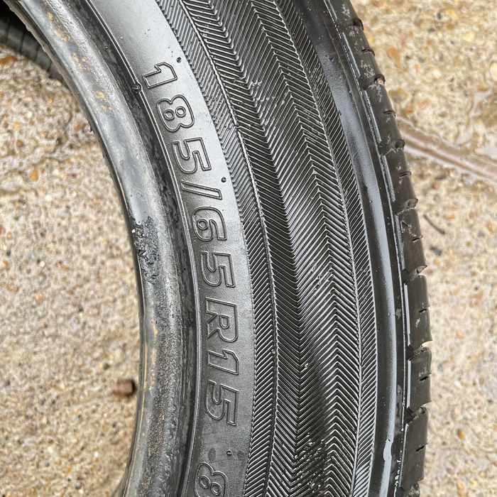 продам шину kumho 185/65/r15