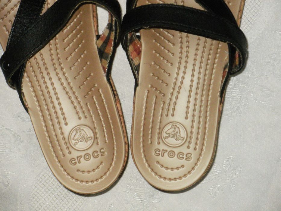 CROCS оригинални дамски нови естествена кожа 38