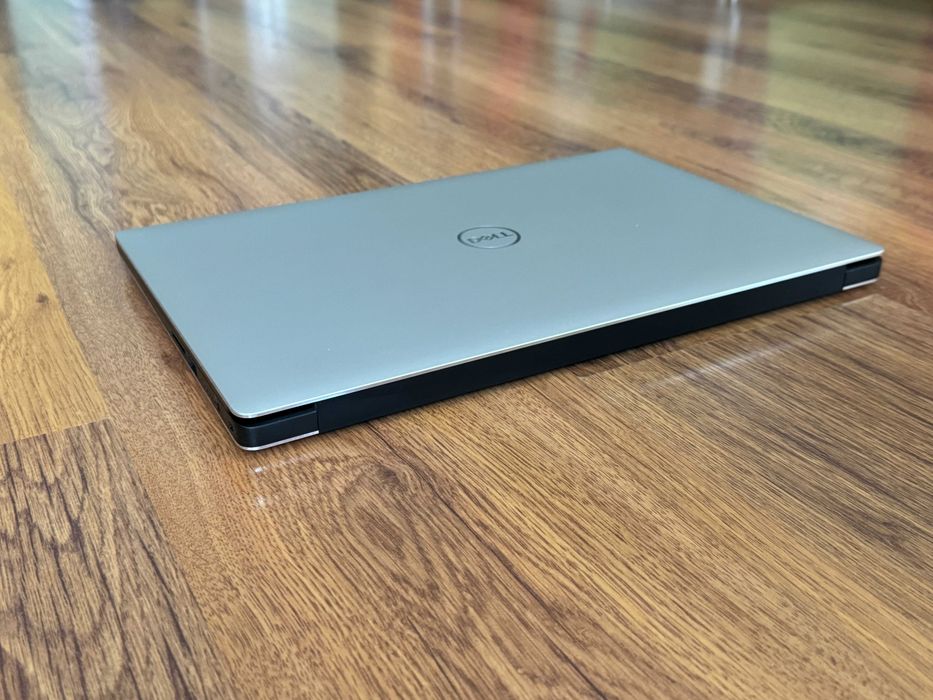 15.6' 4K OLED i7-9750H DELL XPS 7590 16GB DDR4/512GB NVMe/GTX 1650 4GB