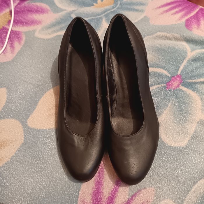 Продам туфли женские новые