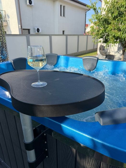 Ciubar ,jacuzzi , , inchiriez ,sau vand .