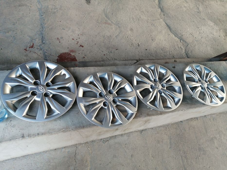 Bridgestone Шины 185/65/15 с колпаками Акцент