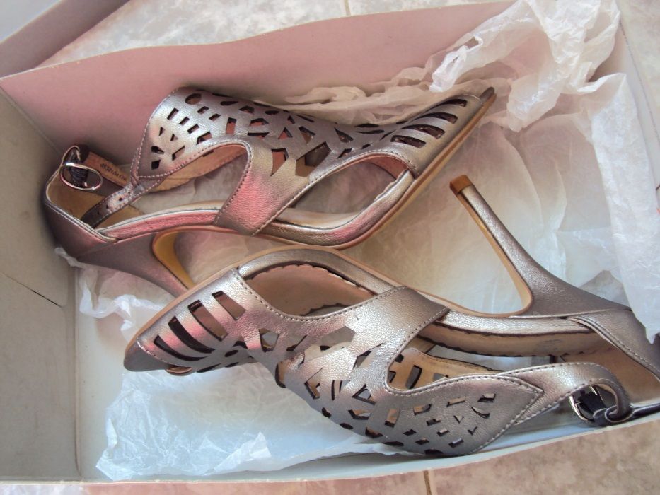Продавам елегантни обувки