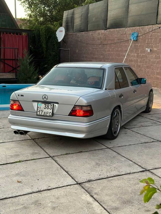 Бампер для Mercedes W124 (Е-класс), стиль AMG Gen 2