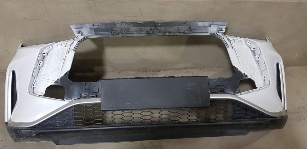 Бампер и решётка от Jetour x50.