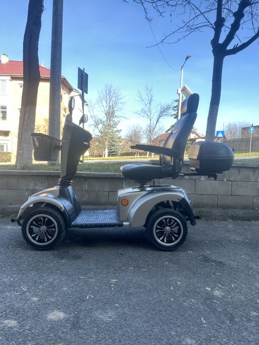 Scuter electric  Carpo 2 pentru persoanele cu dizabilitati/varstnici