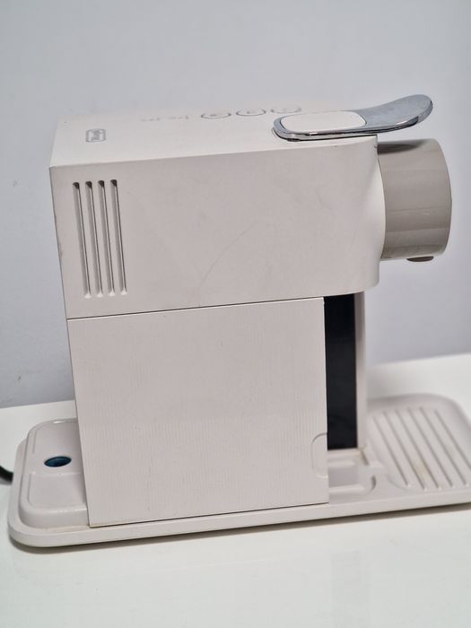 Espressor Nespresso by De'Longhi Lattissima One, 19 bari, 1400 W, 1l