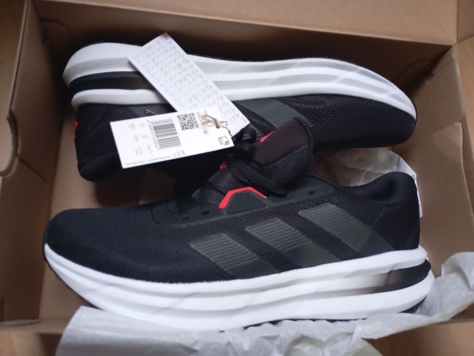 Adidas în cutie nou nouți...