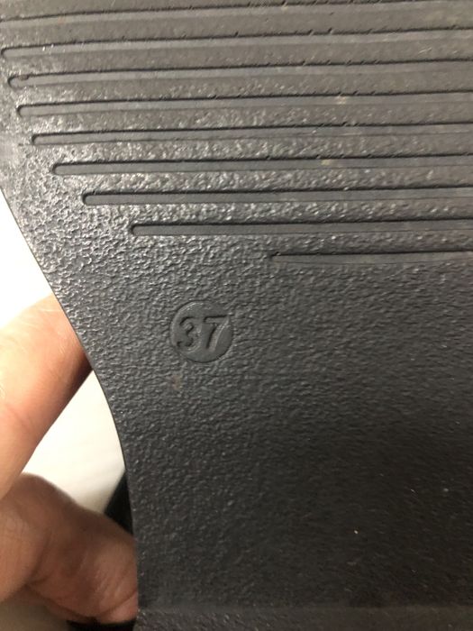 Продам сандали женское