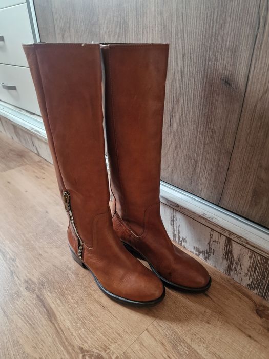 Продавам високи ботуши