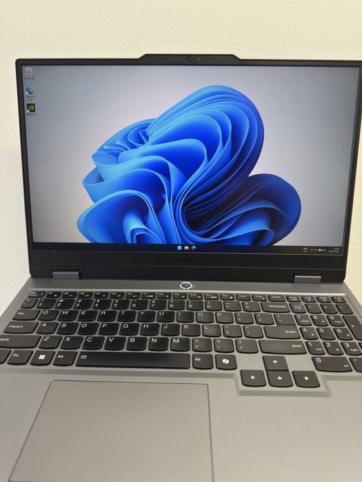 Laptop gaming Lenovo LOQ 15IAX9, Intel i5 seria HX, RTX 4060 8GB, 512 GB NVME, 12GB RAM