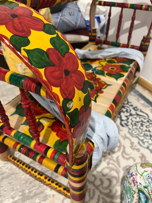 Бесік балаға арналған. Ағашы өте мықты.