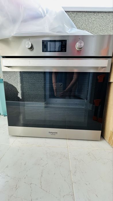 Духовка Hotpoint