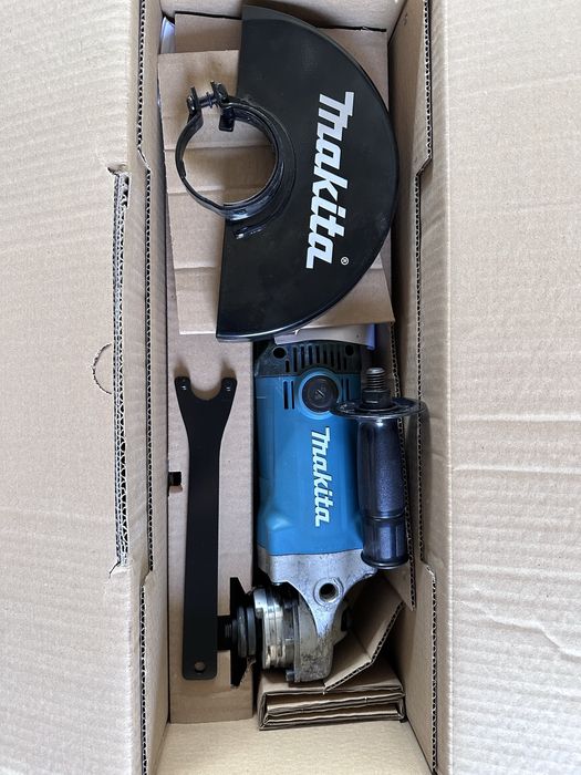 Оригинални ъглошлайфи Макита GA9050R и Бош GWS1400