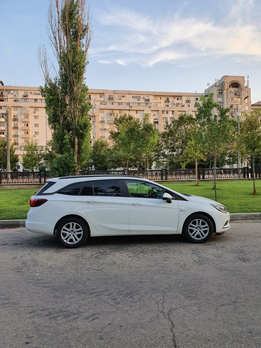 Închiriere maşină cu șofer/Car rental with driver Opel Astra K 2018
