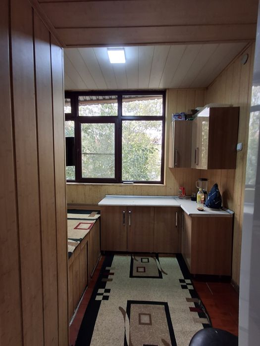 5 мкр 4 хонали 2 этаж дом сотилади