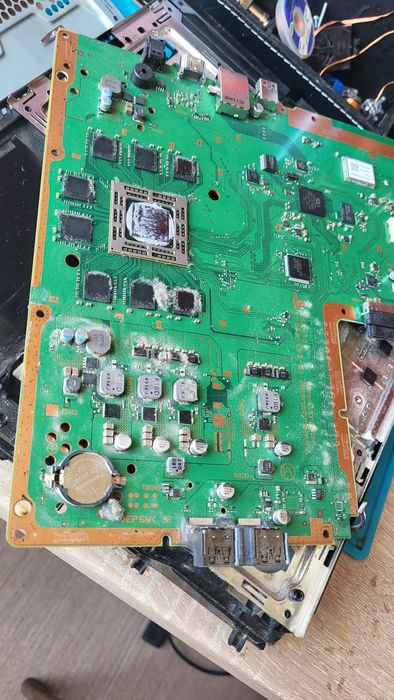 Reparatii Console Ps5 Ps4 Nintendo Xbox Curatare Controllare Laptop Pc