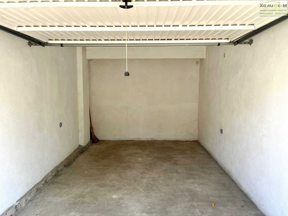 Тристаен апартамент с гараж до трето и четвърто училища, гр.Монтана