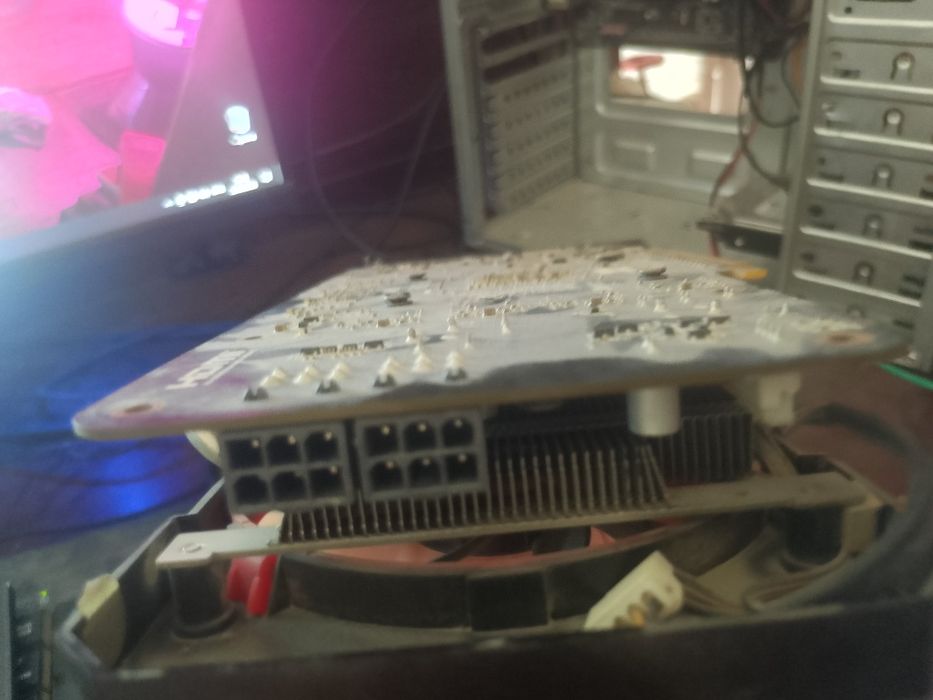 R9 290x работает идеально причина апгрейд