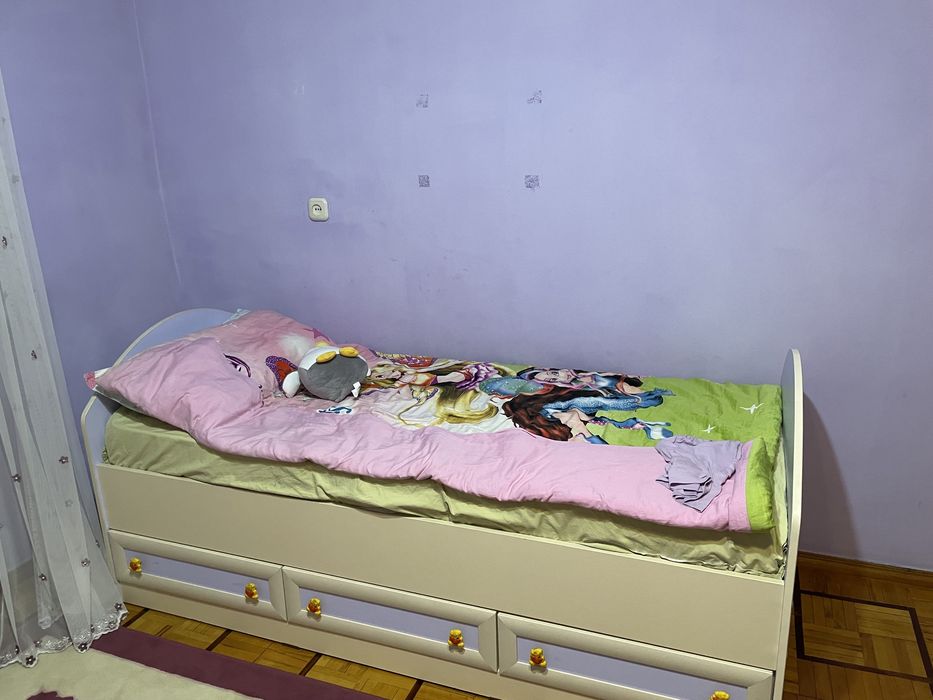Детская мебель, шкафы, кровати, парта