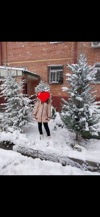 Ayollar kurtkasi. Qalin va ussiqina.zamonaviy