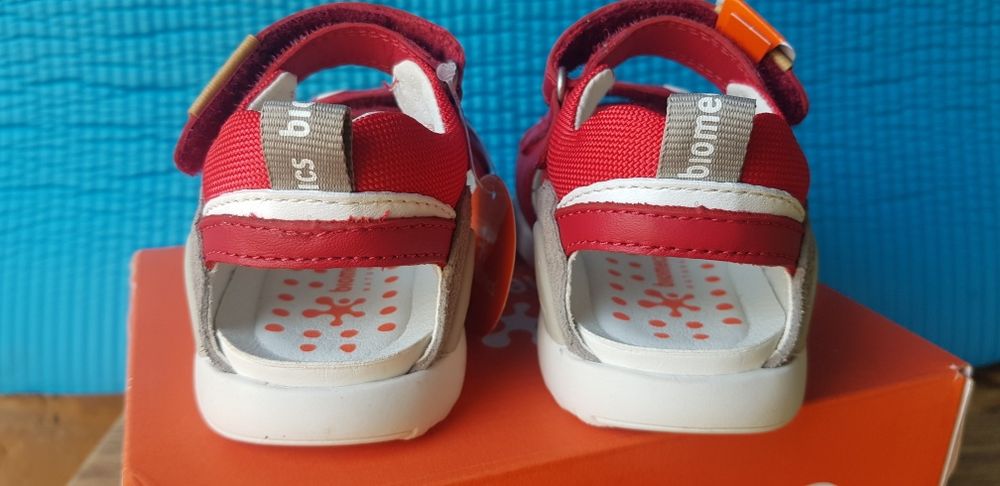 Нови сандалки Biomechanics