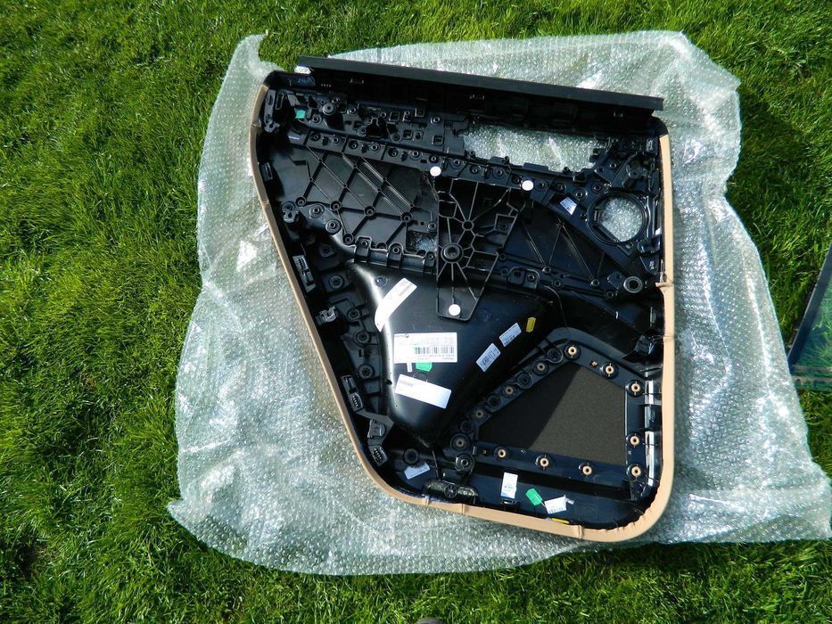 Tapiserie fata usa interioara dreapta spate Porsche Cayenne 9Y