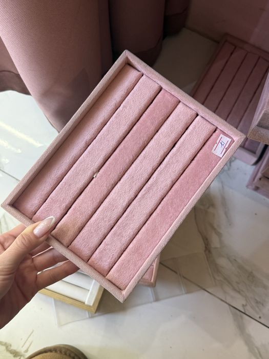 Продам б/у трафаретки под украшении