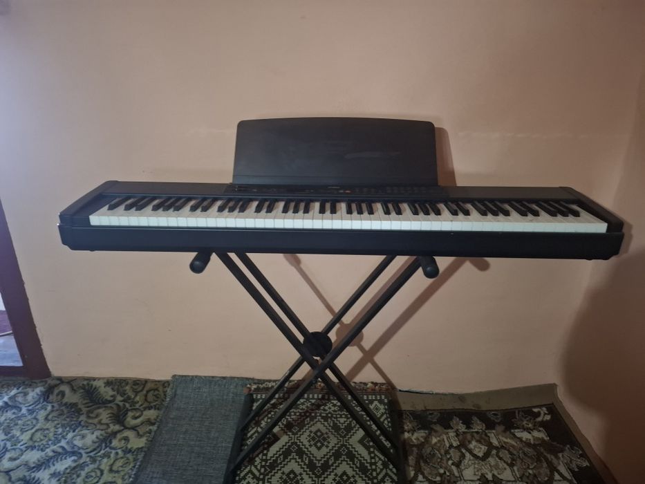 Pian yamaha, pret 1550 de lei negociabil